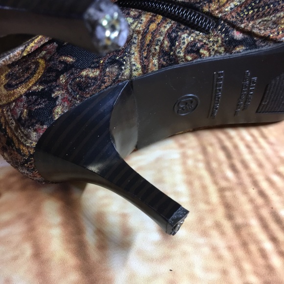 Velvet Boots - 6.5 - Picture 8 of 8